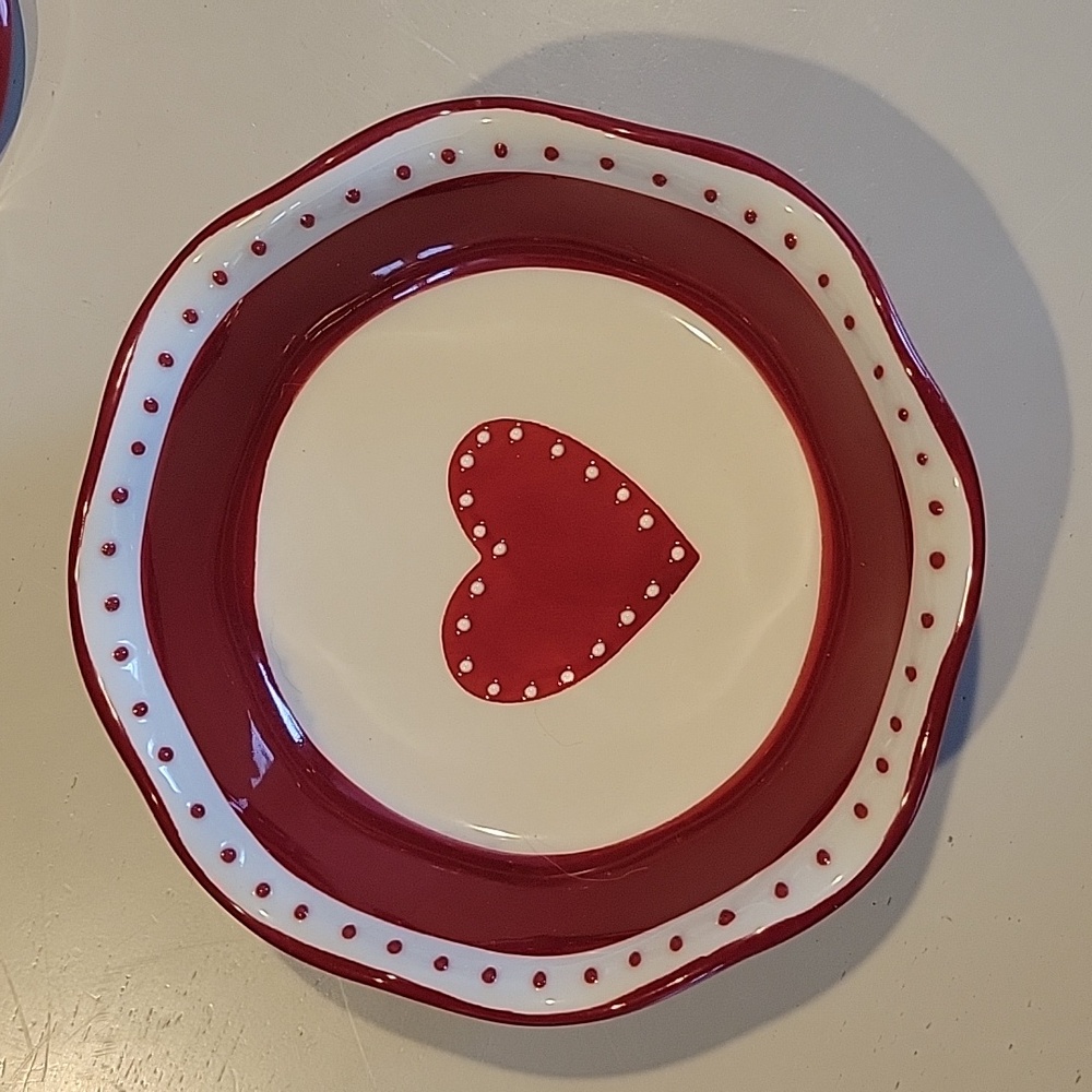 Ceramic Ruffle-edge Heart-theme Bowls by MesaHomeProducts